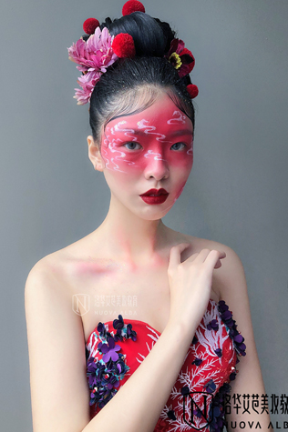 洛華艾芭打造2019年最IN潮妝造型